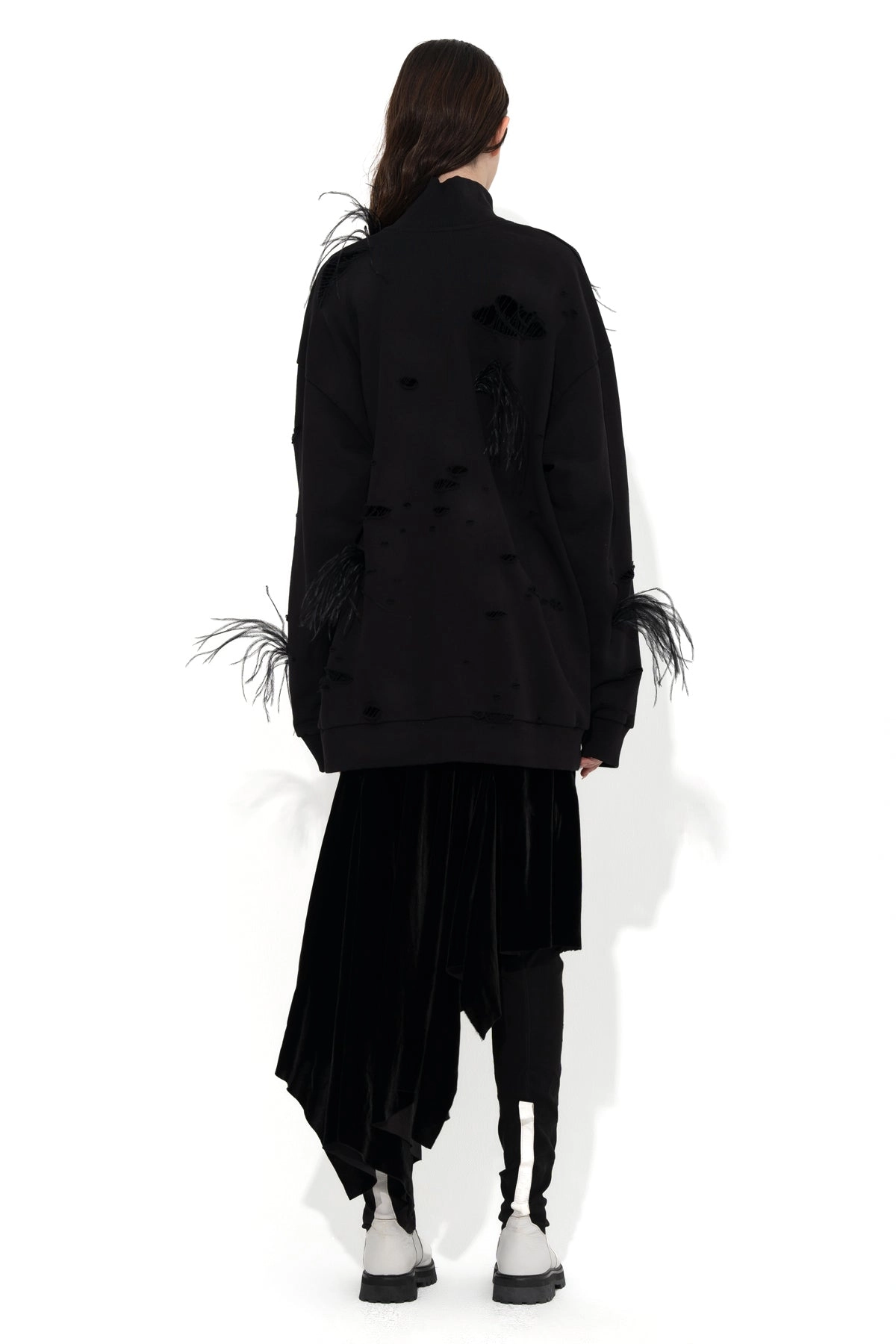 BLACK DISTRESSED TURTLENECK WITH FEATHERS