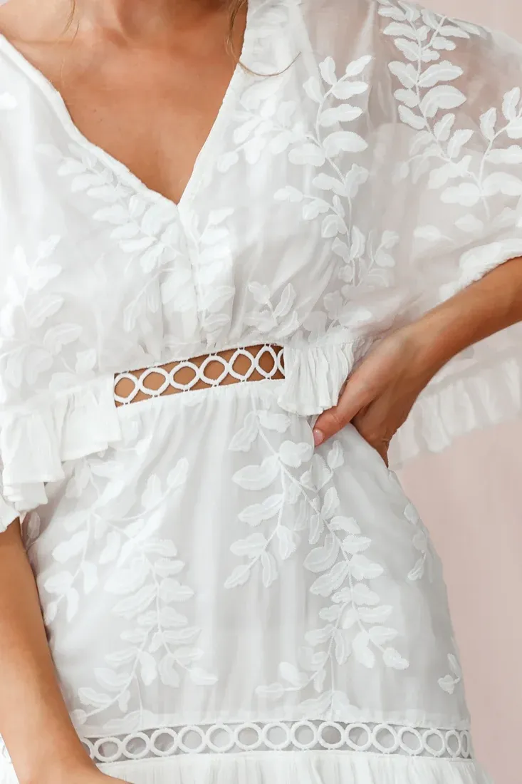 Caspar Leafy Embroidered Dress White